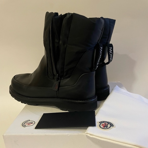 Moncler “RAIN DON’T CARE” boots - Picture 1 of 4